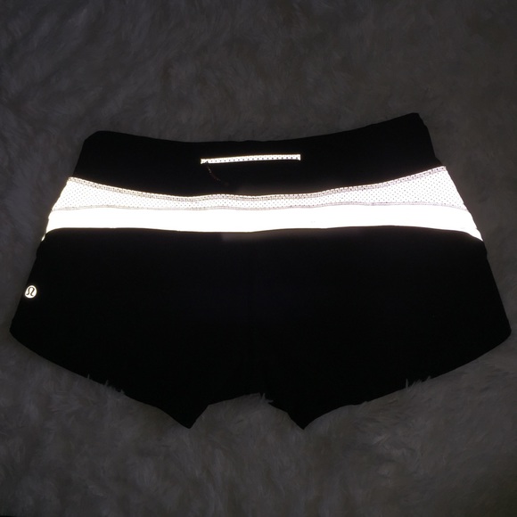 Lululemon reflective speed shorts - Picture 3 of 9